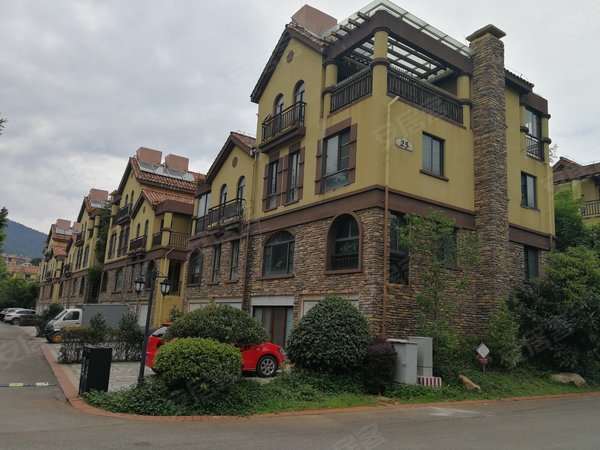 昆明安宁温泉温泉山谷(别墅)安宁温泉山谷双拼别墅,精装修拎包入住