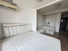 大连西岗新开路润德广场 东向落地窗 采光好 可押一付一 交通便利 多套出租房源真实图片