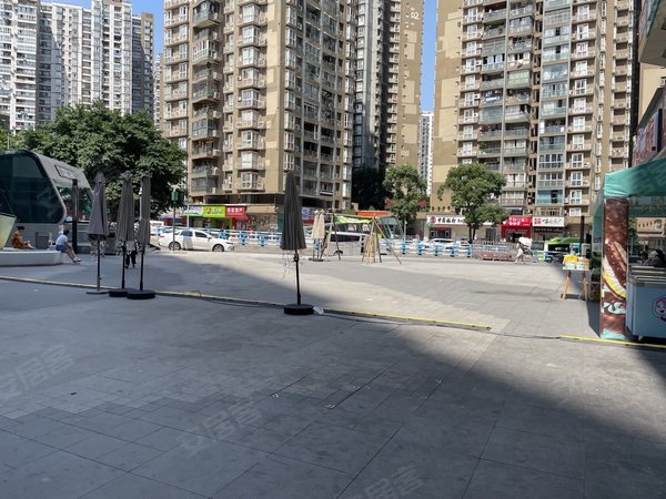 重庆渝北回兴旭辉星干线渝北旭辉星干线 1350租9号轻轨线楼上 拎包