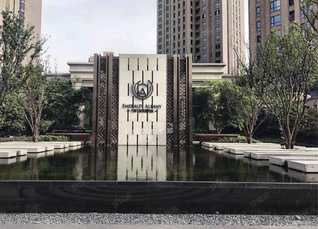 上海房产网>上海二手房>静安二手房>西藏北路二手房>万科翡翠雅宾利>