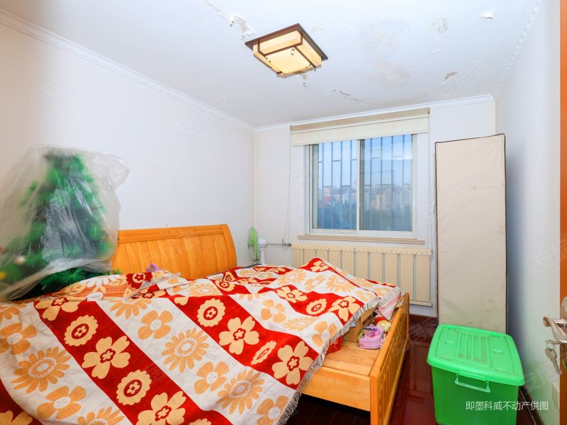 名都苑4室3厅4卫221㎡南北165万