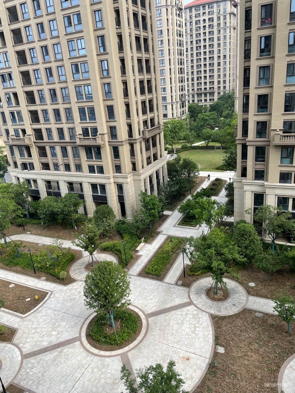 周巷绿城惠园嘉悦广场总价低三室满2特价102全新车位另算