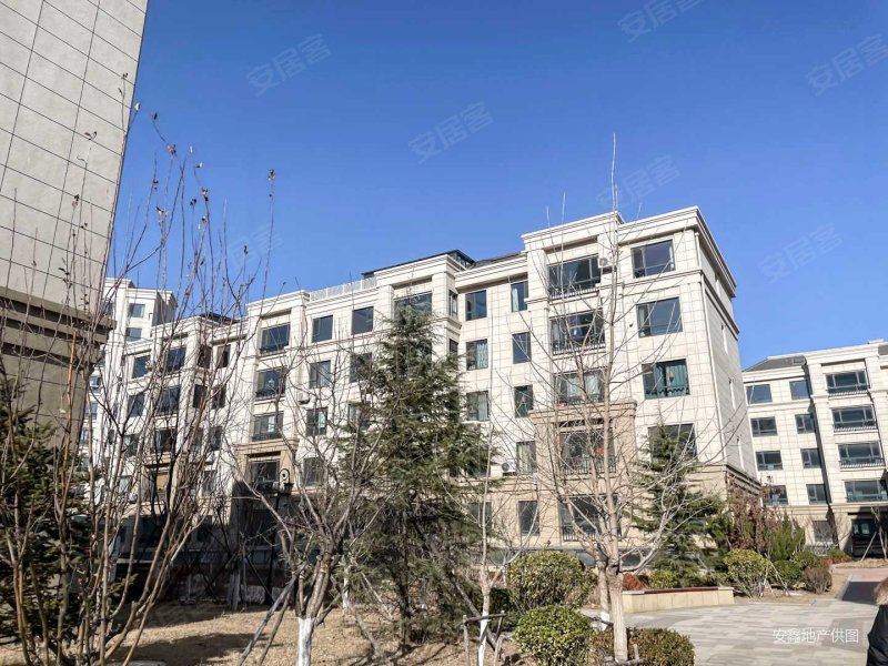 新上悦泰福里出行方便南北通透带电梯近医院刚需小三居