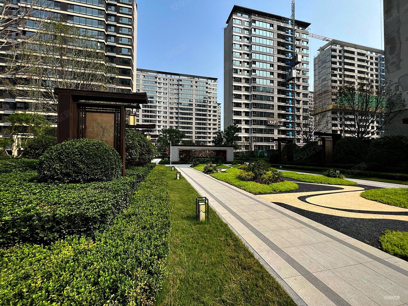 交通便利,有车位,越秀麓端府二手房,429万,4室2厅,3卫,180平米-济南