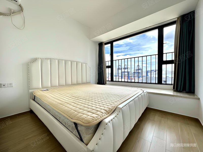 淳境高端大型小区四期南向海景三房诚心出售满二有钥匙,保利中央海岸