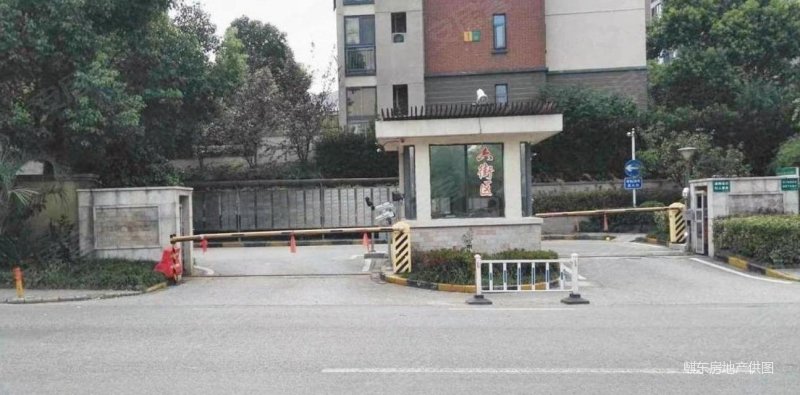有八角楼户型,东郊小镇第六街区二手房,170万,4室2厅,2卫,143.