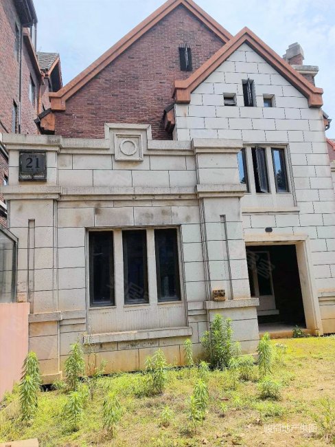 中央香榭(别墅)5室2厅2卫239㎡南950万