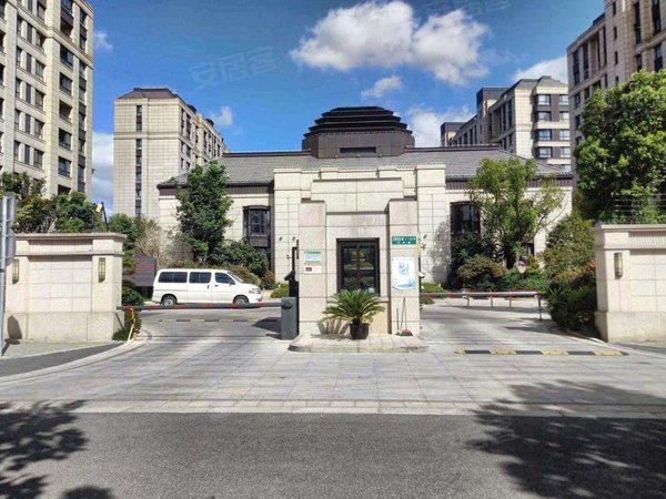 上海浦东高行森兰名轩(二期)森兰名轩,129平3房,自住精装,随时看房