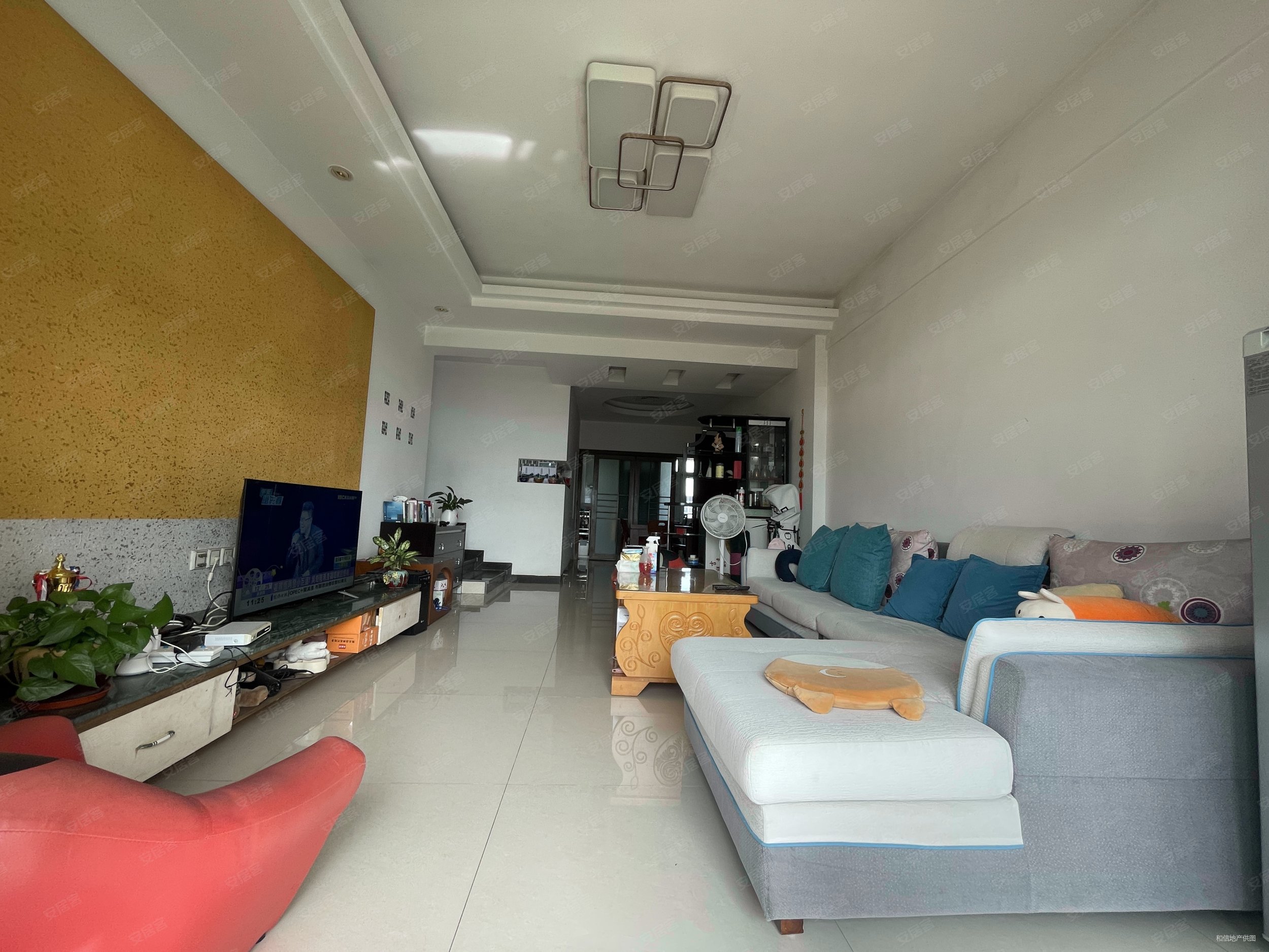 富盈加州阳光花园4室2厅2卫117㎡南北220万