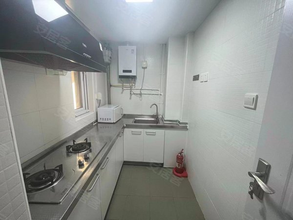 上海杨浦杨浦大桥农房万丰公寓12号线隆昌路,近长阳创谷,精装电梯一房