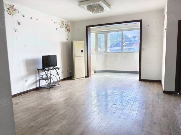 济南市中市中周边山景园小区祥泰广场附近 山景园小区 三室电梯房 有