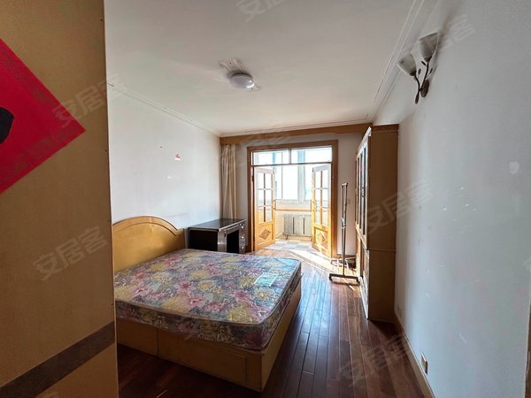 沈阳沈河惠工惠东新苑市府大剧院旁 地铁 惠东新苑两室双南卧 供暖好