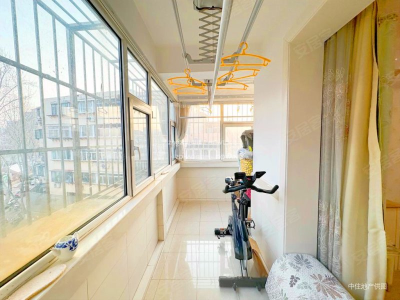 经五路实验财政局宿舍豪华大三居无记录拐角阳台