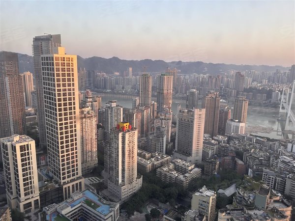 重庆渝中解放碑财信半岛铂寓解放碑 七星岗地铁旁 高楼层 江景房 全新