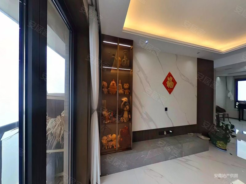 壹品星海15561平460万3室2厅2卫