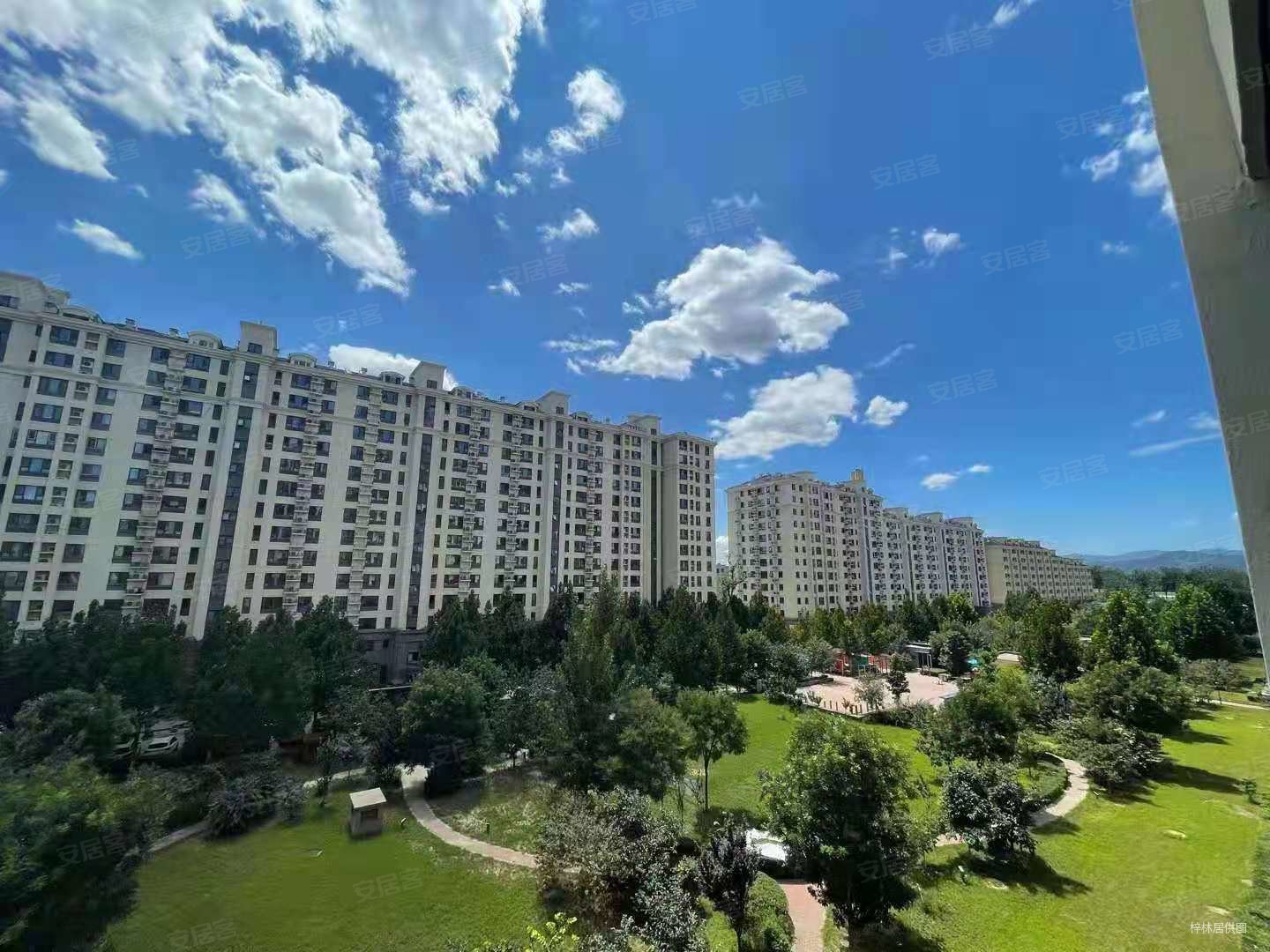 海淀西四环世纪城旁和泓四季15年社区南北通透3居