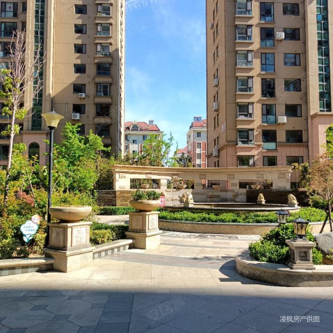 温泉米兰小镇,精装修拎包入住,没住过人.刚需客户的福音.