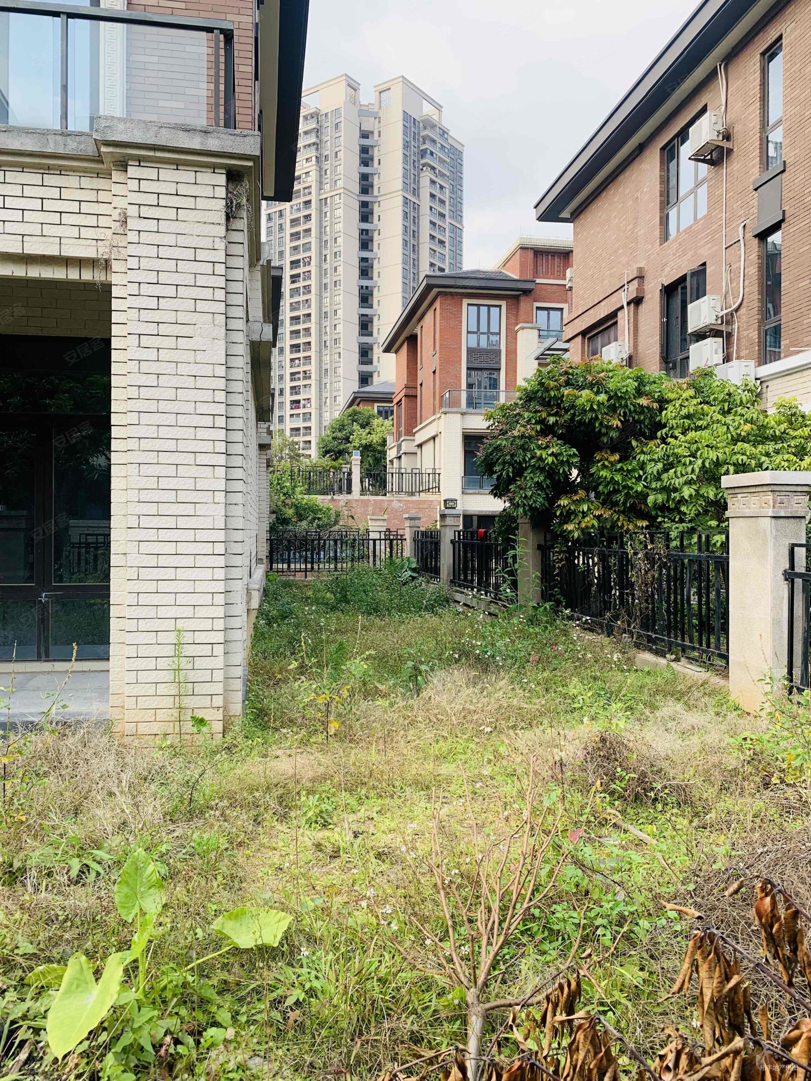 中海誉城(别墅)5室2厅6卫358㎡东南1550万