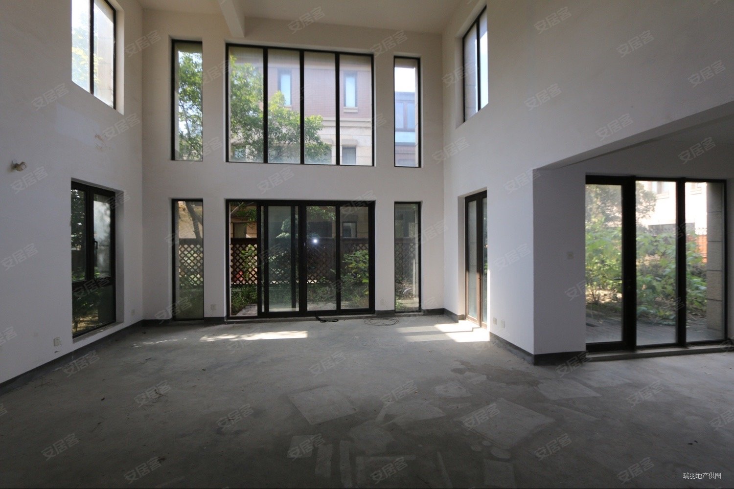 南郊别墅(别墅)4室2厅4卫355㎡南北1950万