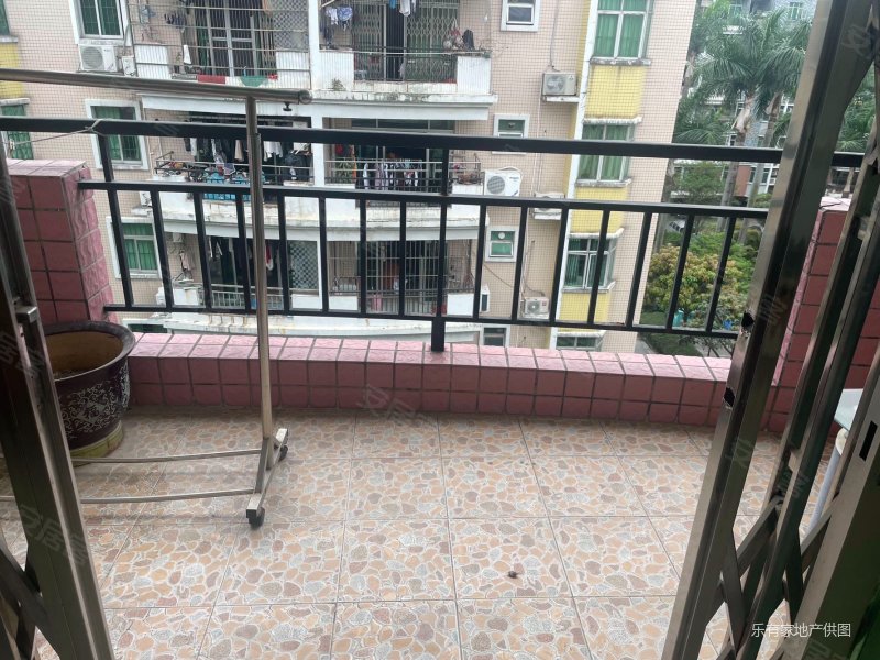 镇政府旁 53万买大三房 装修保养好 看房方便,隆盛花园二手房,53万,3