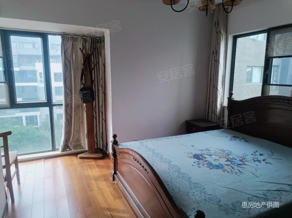 精装修带两个大露台,彩光好,滇池卫城尚层二手房,252万,4室2厅,2卫