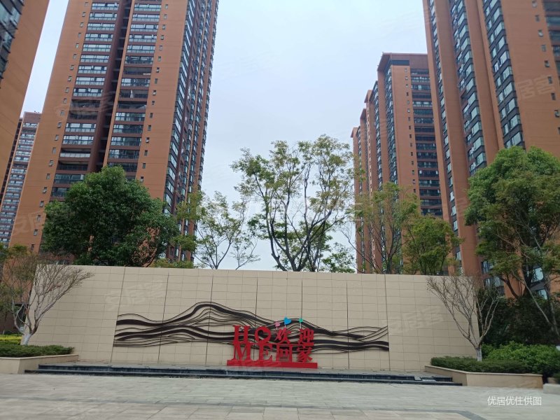 满两年 带车位 看房约房东,海伦堡中央广场澜香苑二手房,280万,4室2厅