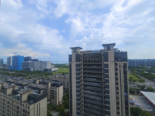 苏州吴中胥口龙湖大境天成(西区)整租龙湖大镜天城精装修3室!