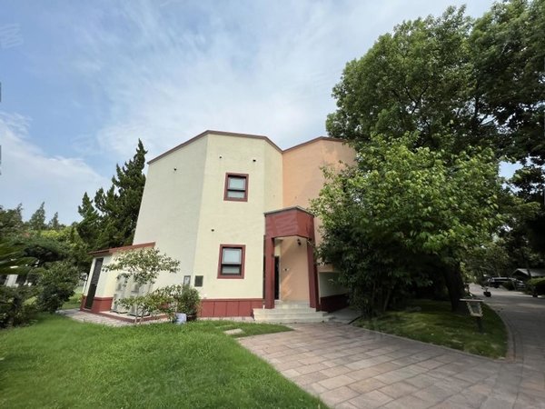 上海长宁西郊公园绿谷别墅绿谷别墅 管家服务,大花园,全屋地暖,会所