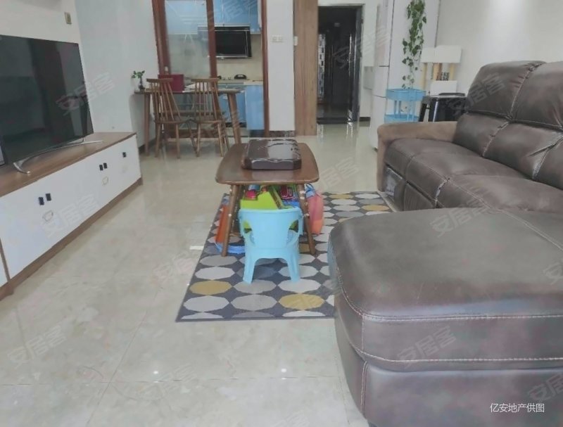 雅庭苑次顶层采光观景好双卧客厅朝南南向面