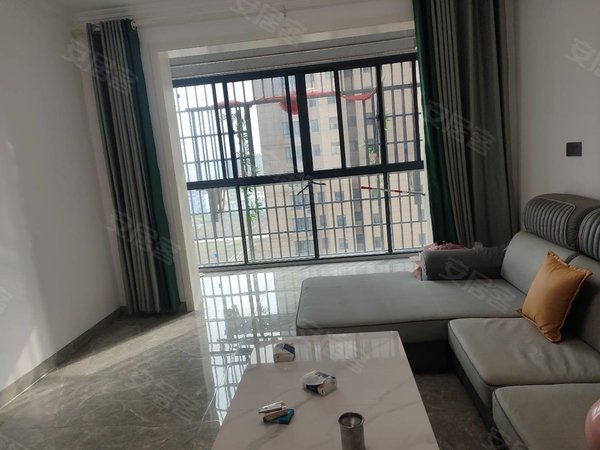 抚州临川临川伟星清华门门三店房,精装修,财富广场旁出租房源真实图片