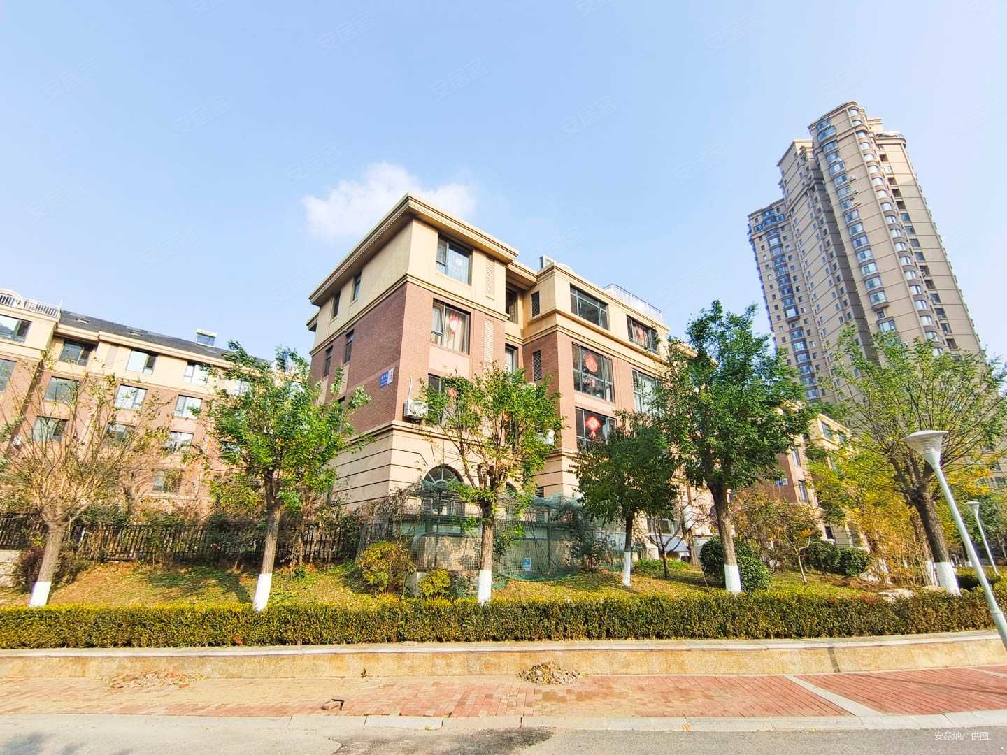 悦泰福里5室3厅3卫134.26㎡南北586万