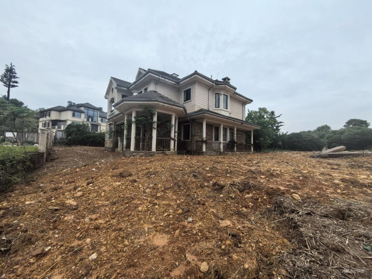 急售,临湖独栋别墅.你还不心动吗.心动不如行动,先到先得