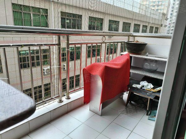 深圳布吉木棉湾吉大花园近距离布吉地铁站吉大花园三房两厅一卫出租