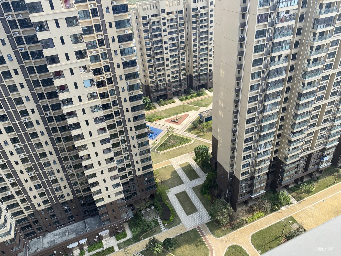 京华假日湾c区 2房2厅1卫 76万!单价8字头!