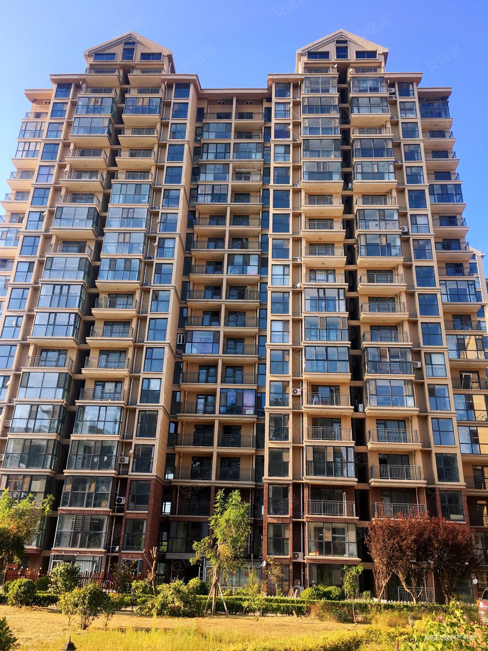 大学城295w山海城16层95平米2室2厅全明户型