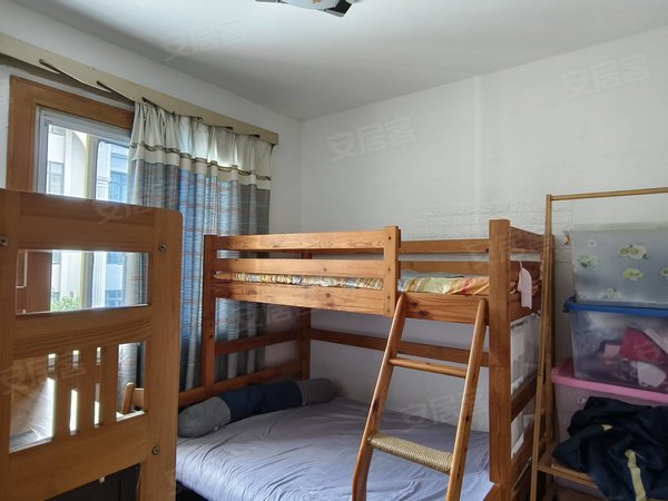 八一馆地铁口单位宿舍南北通透有太阳