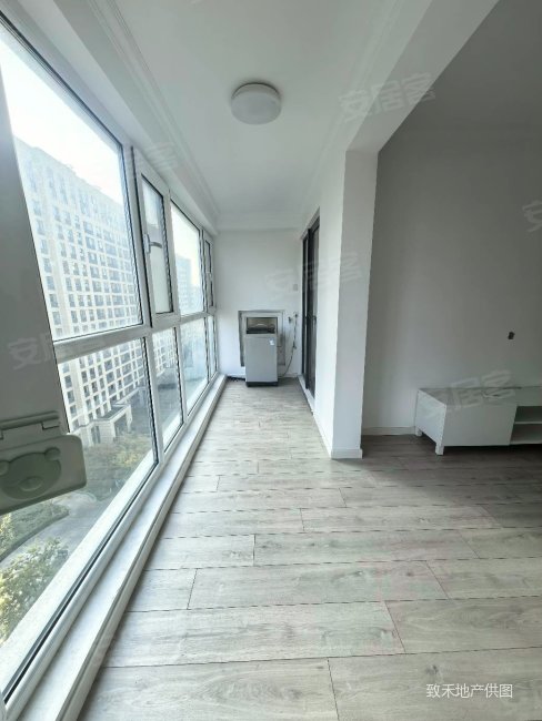 绿城岘山花城 楼龄新 商品住宅 电梯房 精装修