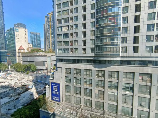 重庆渝中解放碑美力大厦解放碑 得意世界旁 精装两房出租 便宜出租