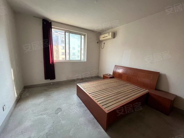 泰州海陵城东金东花园美好易居城旁金东花园100平简装多层3楼1300每月