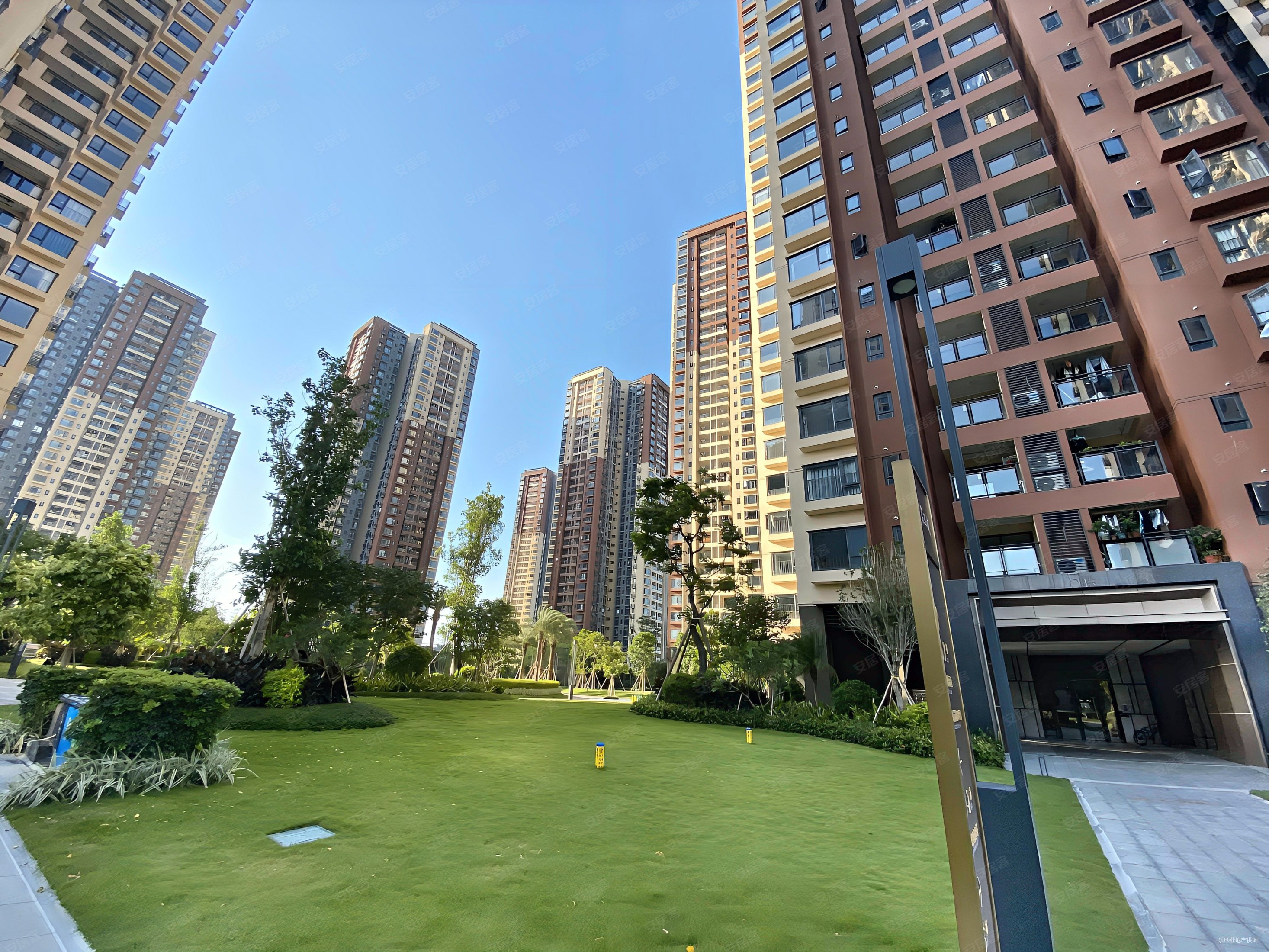 笋万科第五城四房285w豪华装修送家私家电