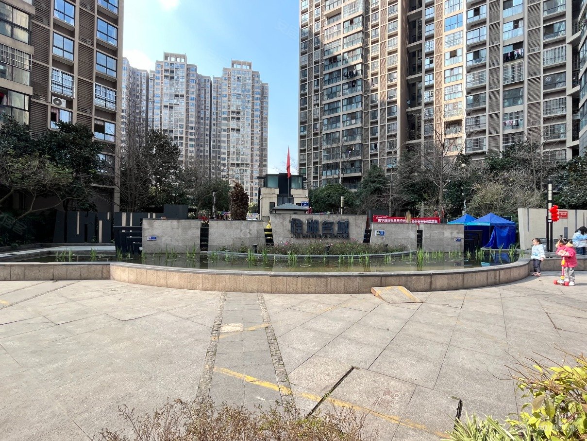 桂湖名城3室2厅1卫86.25㎡南北105万