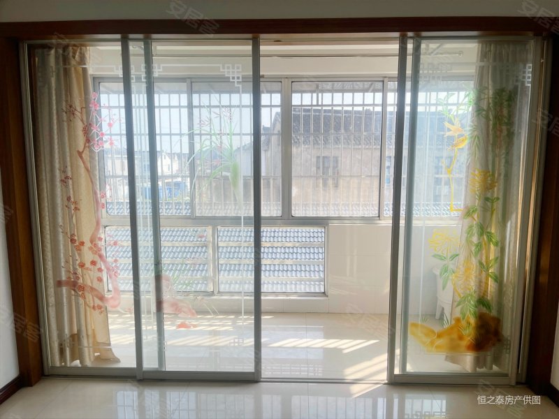 金谷小区3室2厅2卫157㎡南北80万