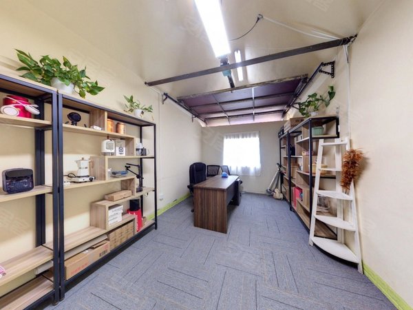 杭州余杭闲林融创金成溪山院墅西溪海简装联排别墅,带花园送地下室