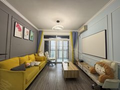 重庆南岸弹子石好房出租 精装美丽大三房 朝向中庭 住家安静 价格可谈。出租房源真实图片