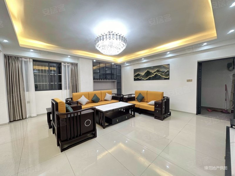 天鹅花园10348平128万3室2厅2卫