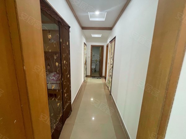 广州从化街口中心区兴华大厦(从化)一线江景南向  电梯中层  3房2厅