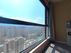宝鸡渭滨东高新超大阳台，高新四路，高新首府，合租好房，一眼见南山。出租房源真实图片