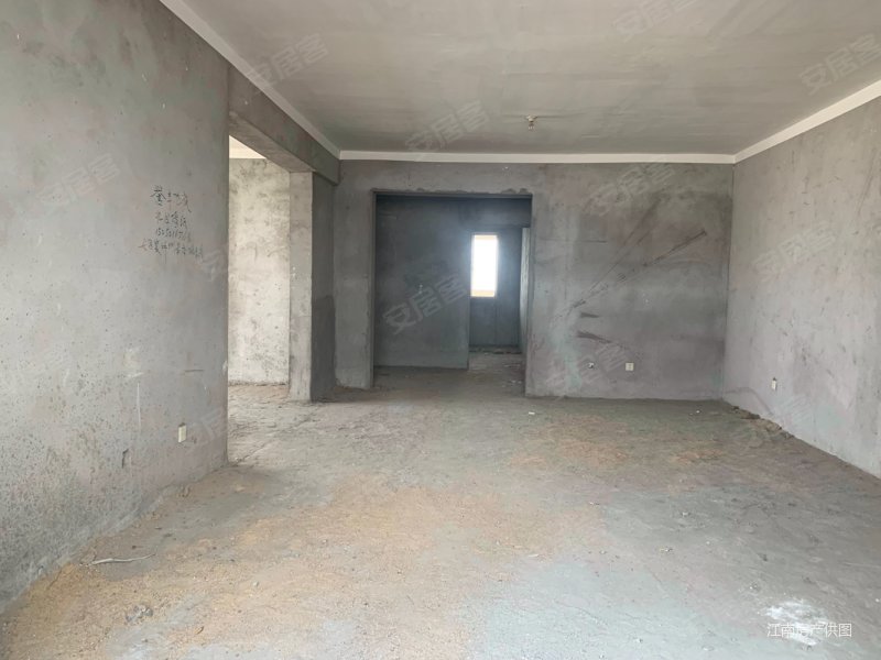 蓝爵世家180平大平层3室两卫毛坯电梯好楼层中心位置