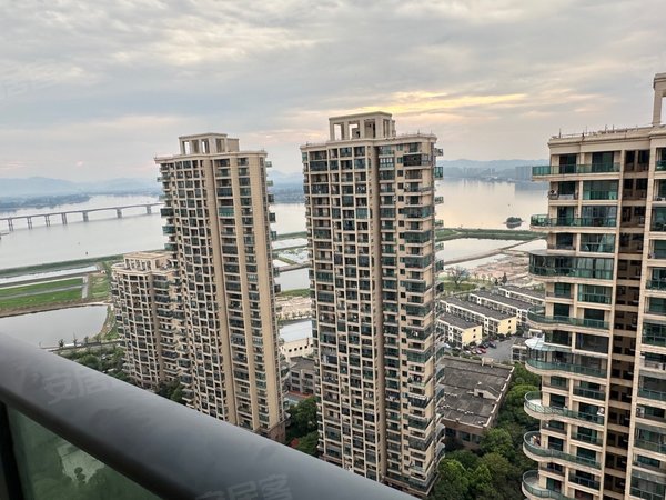 杭州萧山义桥金域三江(公寓住宅)萧山义桥金域三江新出精装修两室 带