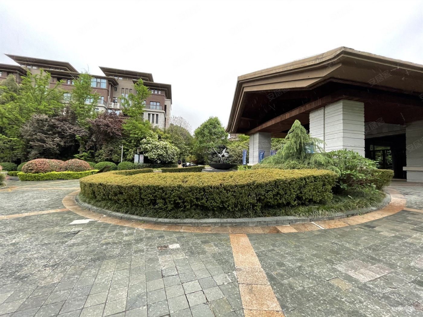 南湖畔 地铁口 鸿基紫韵 毛坯上叠加别墅 带花园 带露台